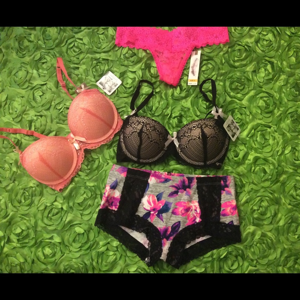 Jessica Simpson Bra Bundle + Free VS & JS Panty - Picture 2 of 5